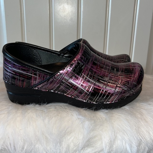 DANSKO leather clog shiny purple crosshatch Size 37 US 6.5 nursing comfort - Picture 4 of 14